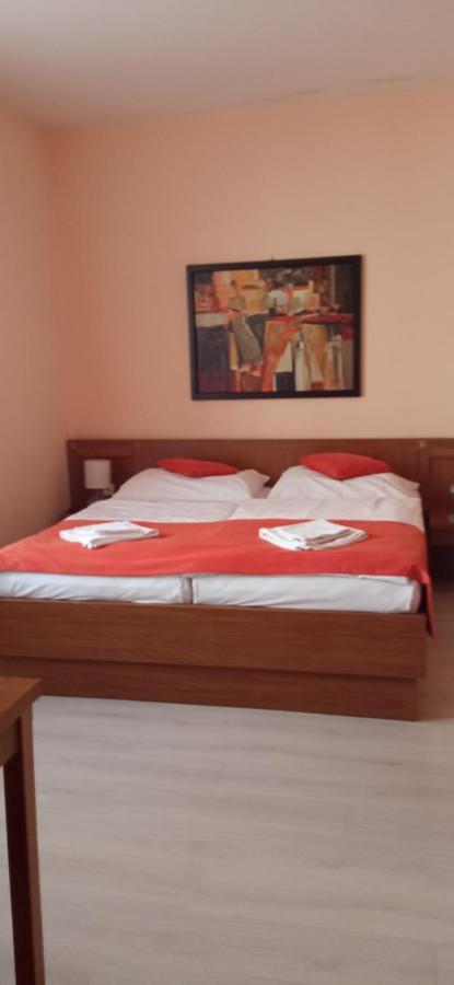 Penzion Gremium Hotel Bratislava Ngoại thất bức ảnh
