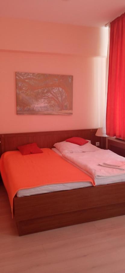 Penzion Gremium Hotel Bratislava Ngoại thất bức ảnh