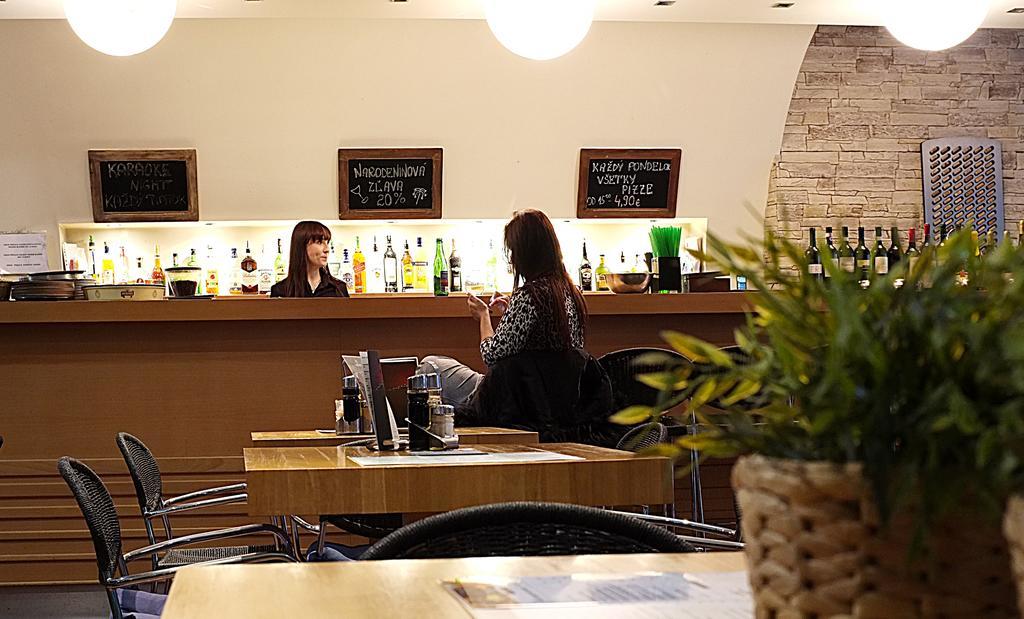 Penzion Gremium Hotel Bratislava Ngoại thất bức ảnh