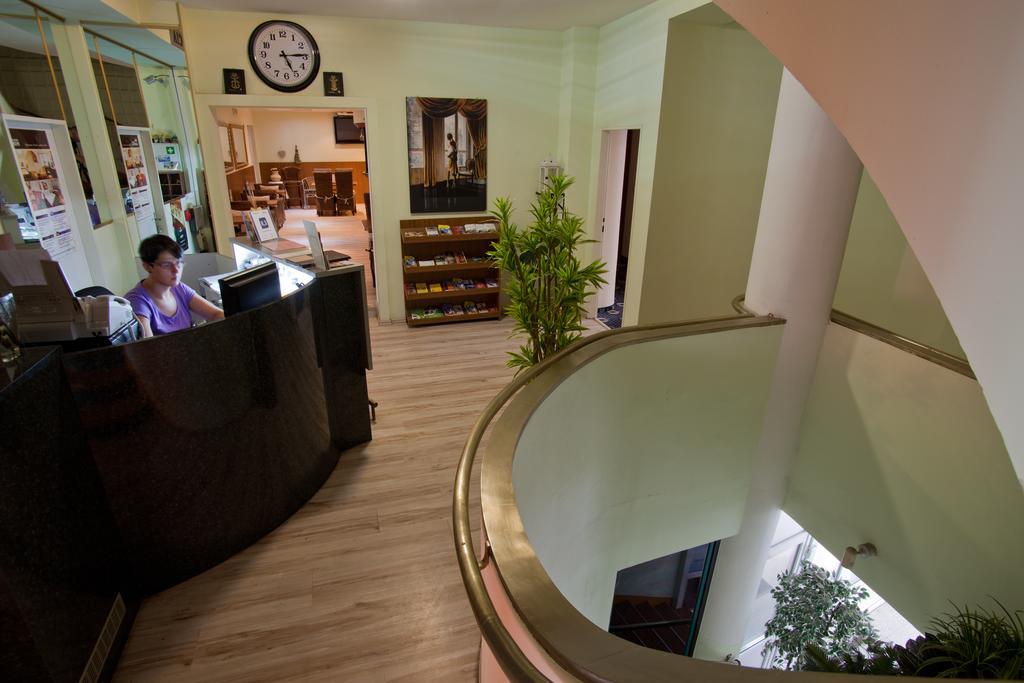 Penzion Gremium Hotel Bratislava Ngoại thất bức ảnh