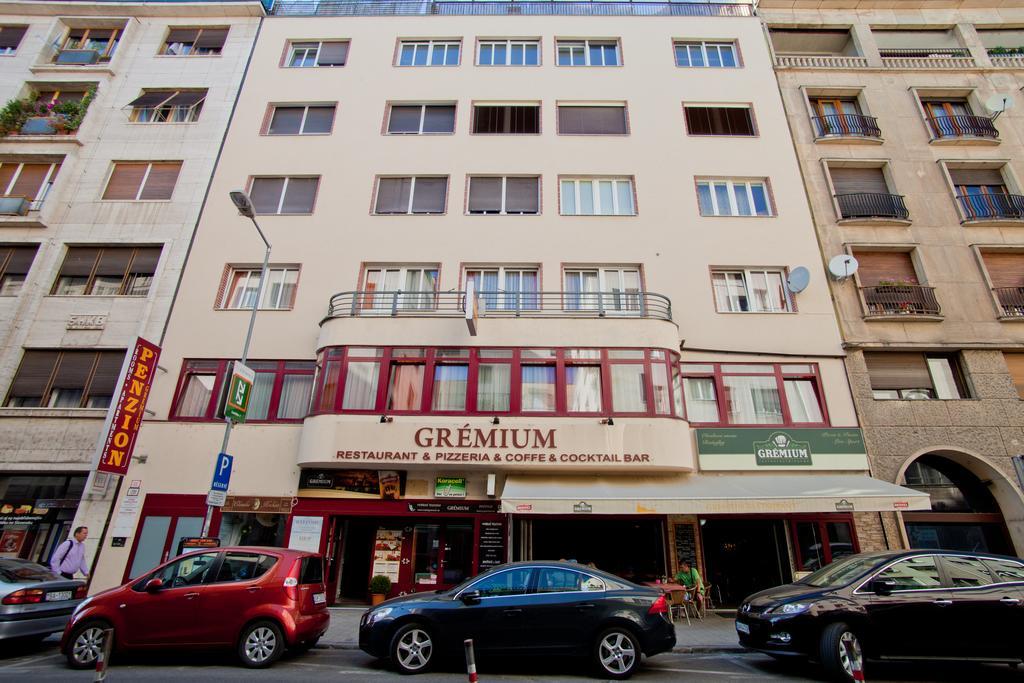 Penzion Gremium Hotel Bratislava Ngoại thất bức ảnh