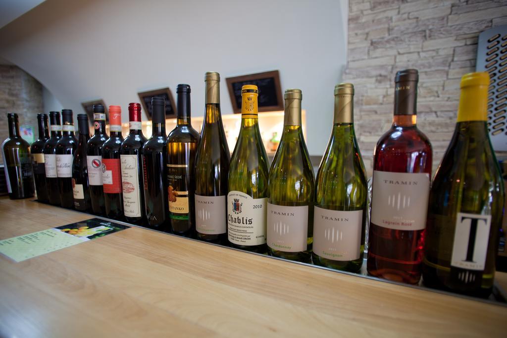 Penzion Gremium Hotel Bratislava Ngoại thất bức ảnh