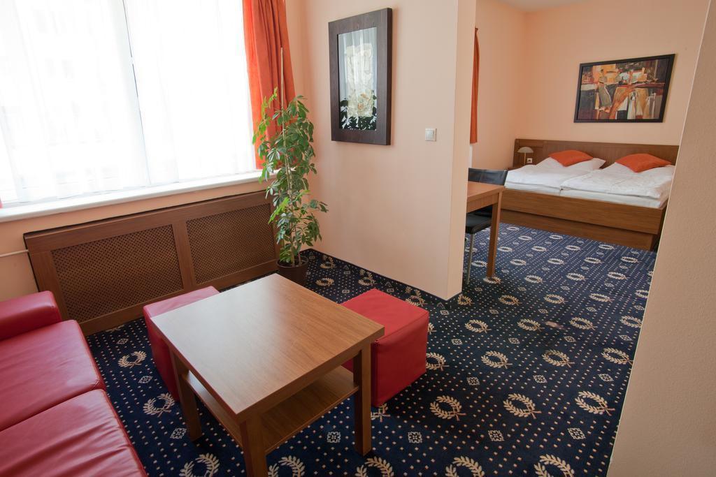 Penzion Gremium Hotel Bratislava Ngoại thất bức ảnh