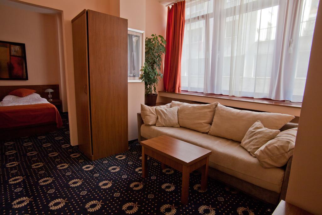 Penzion Gremium Hotel Bratislava Ngoại thất bức ảnh