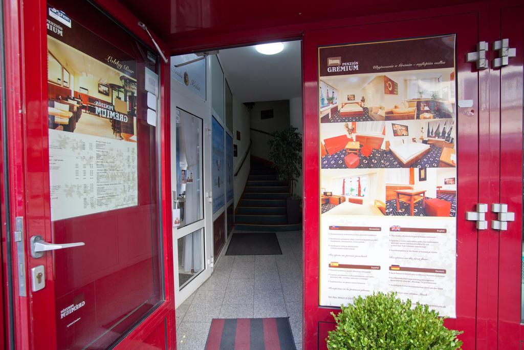 Penzion Gremium Hotel Bratislava Ngoại thất bức ảnh