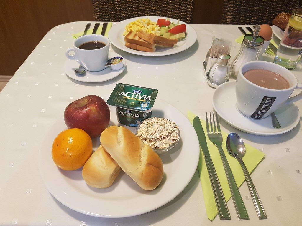 Penzion Gremium Hotel Bratislava Ngoại thất bức ảnh